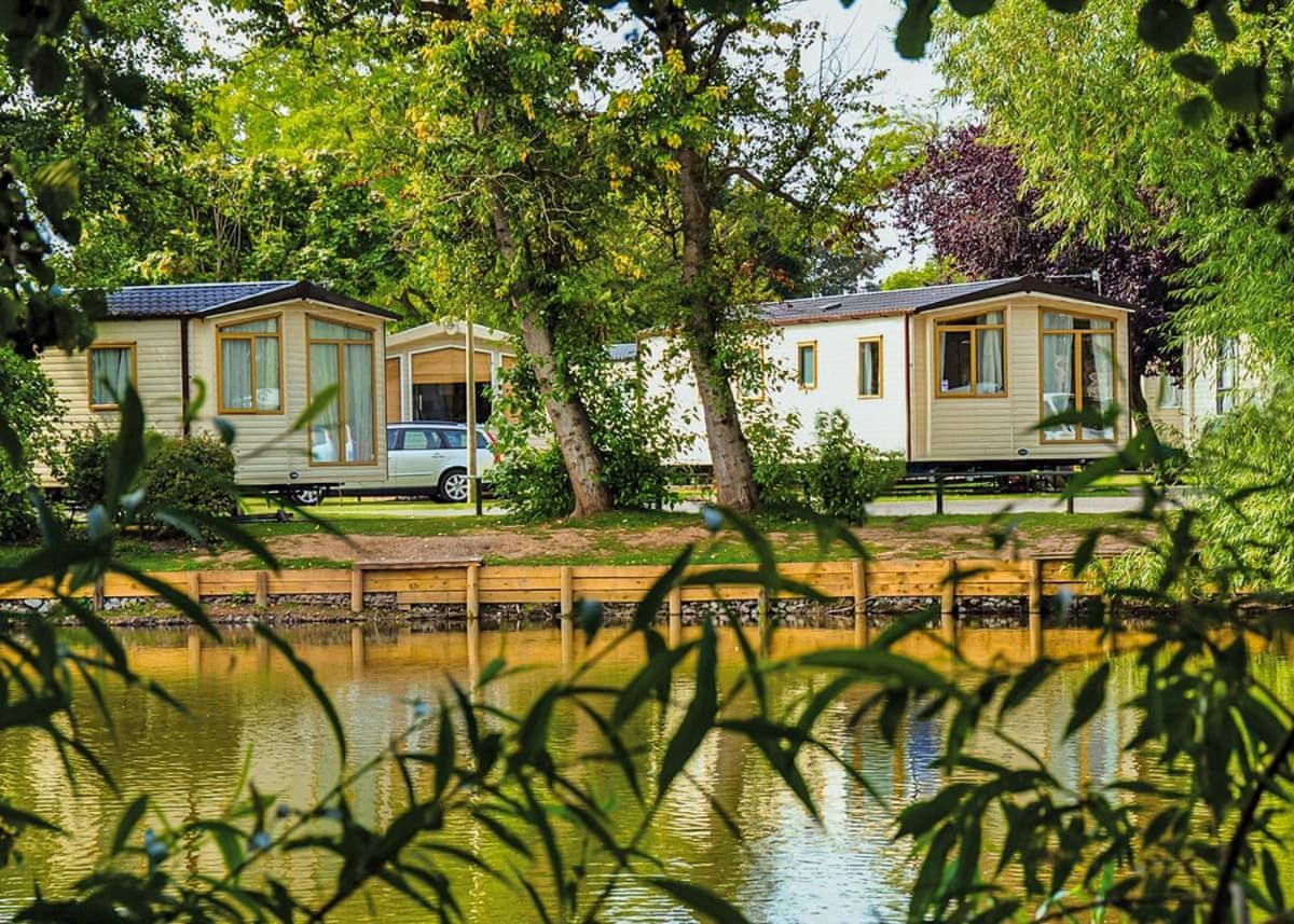 Lakeside Holiday Park Hotel Burnham-on-Sea ภายนอก รูปภาพ